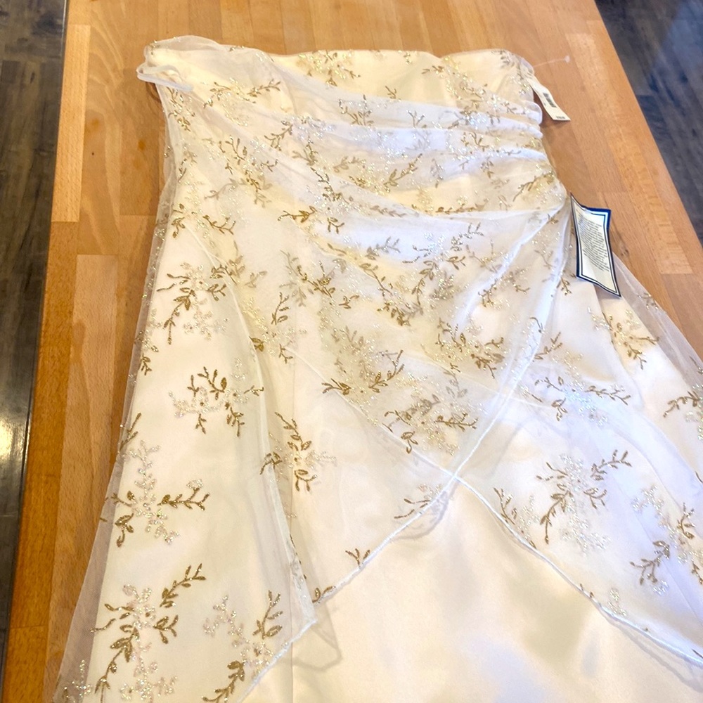 Mesh overlay sparking floral & cream/satin strapless prom dress 13/14 Juniors Sz